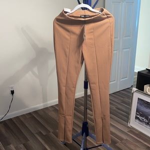 Zara - BRAND NEW Hi Rise tan leggings with bottom slit / vents